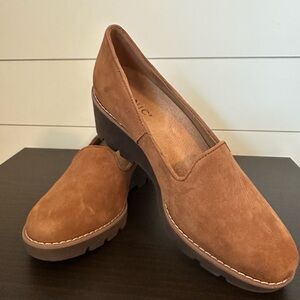 Vionic comfort suede slip on loafers wedge sole brown